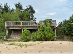 รวยทรัพย์ซื้อเก็บบ้านที่ดินเพื่ออนาคตร่ำรวย  ขายที่ดินริมหาดสะพลีทรายขาวน้ำใสคราม สวยงามวิวทะเลธรรมชาติสุดสุด ปะทิวใกล้หาดสวยทุ่งวัวแล่น  