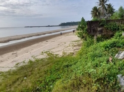 ขายอสังหาริมทรัพย์บ้านที่ดิน ขายที่ดินริมหาดสะพลีทรายขาวน้ำใสคราม สวยงามวิวทะเลธรรมชาติสุดสุด ปะทิวใกล้หาดสวยทุ่งวัวแล่น  