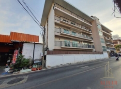 RB031723 5-storey commercial building for rent in Ekamai area, suitable for restaurants, shops, pubs, clinics, offices.