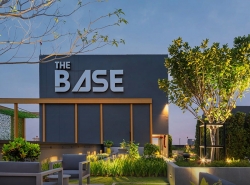 The Base Phetchaburi Thonglor ห้อง 1 นอน วิวสระน้ำ เพียง 2 นาทีจากทองหล่อ