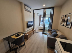 Life Rama 4 Asoke comfortable quiet private 11th floor MRT Klongtoei