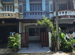 Townhouse ปาริชาติ 345 0 Rai 0 งาน 18 ตร.ว. 2นอน 1700000 BAHT ไม่ไกลจาก - ศูนย์ราชการแจ้งวัฒนะ - รร. หอวัง นนทบุรี - โรบินสัน ศรีสมาน - การเดินทาง เข้าออกได้หลายเส้นทาว ทั้ง ถ. 345, ถ. ราชพฤกษ์, ถ. สรงประภา, ถ.ติวานนท์, ถ.รังสิต-ปทุมธานี และ ทางด่วนว