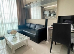 ให้เช่า TC Green Condo ห้องขนาด40 ตร.ม. (1bedroom)เพดานสูง 2.7 เมตร ตึก บี ชั้น7 ทิศเหนือ วิวสระ ลมเย็นสบาย พร้อมอยู่ เฟอร์นิเจอร์ built in