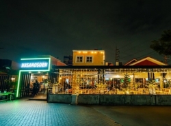 เปิดขายหุ้น ร้านเหล้า-นั่งชิว มีห้องคาราโอเกะ บนถนนศรีนครินทร์ มีที่จอดรถ ร้านเปิดมา 10  ปี