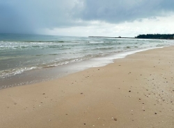 ทีมการขายอสิงห์หาขอนำเสนอขายทรัพย์ผ่อนเจ้าของได้ ขายที่ดินริมหาดสะพลีทรายขาวน้ำใสคราม สวยงามวิวทะเลธรรมชาติสุดสุด ปะทิวใกล้หาดสวยทุ่งวัวแล่น  