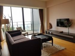 The MET Sathorn condo for rent near BTS Chongnonsri