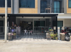 Townhouse S GATE  ขนาดเท่ากับ 0 RAI 0 Ngan 20 ตรว. 3500000 บ. ใกล้กับ โรบินสัน ศรีสมาน, เซ็นทรัล พลาซา แจ้งวัฒนะ, ไทวัสดุ ราชพฤกษ์, เดอะ คริสตัล พีทีที, รร.สารสาสน์วิเทศราชพฤกษ์, รร.สาธิตปทุม และรพ.ปากเกร็ด 2- สโมสร ทำเล-ดี