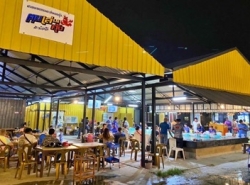 เซ้งร้าน บ่อตกกุ้ง-สวนอาหาร ซอยสามัคคี นนทบุรี บรรยากาศดี  มีที่จอดรถกว่า 30 คัน เดินจากBTSได้