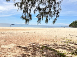 ซื้อขายบ้านที่ดินเจ้าของขายเอง ขายที่ดินริมหาดสะพลีทรายขาวน้ำใสคราม สวยงามวิวทะเลธรรมชาติสุดสุด ปะทิวใกล้หาดสวยทุ่งวัวแล่น  