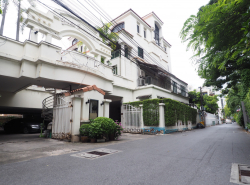 ขาย ทาวน์โฮม Private Sukhumvit 49 ทองหล่อ 13 พร้อมสระว่ายน้ำ