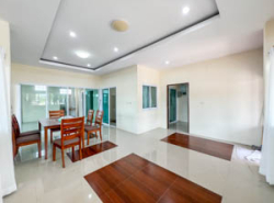 URGENT SALE! 3-Story Sea View House in a Prime Location Bo Phut, Koh Samui | Now Only 6 Million Baht 6 bedrooms, 5 bathrooms 