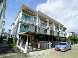  ขาย ทาวน์โฮมหลังริม Town Avenue พระราม 9 เนื้อที่ 20.4 ตร.วา 3 ชั้น 3 ห้องนอน 3 ห้องน้ำ  