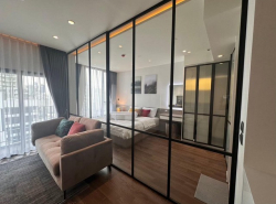 MUNIQ Sukhumvit 23 Private quiet safe 18th floor BTS Asoke