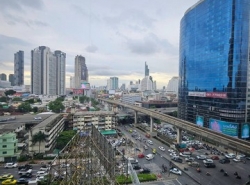 ขายห้องราคาดี  The bangkok Sathron ตกแต่งเรียบง่าย Fully furnished พร้อมอยู่ ใกล้สะพานตากสิน-BTSสุรศักดิ์