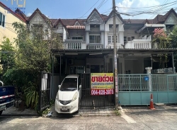  บ้านทาวเฮ้าวส์ 2 ชั้น พื้นที่ใช้สอย 200 ตรม หมู่บ้านพรไพลิน ลาดพร้าว 41/1