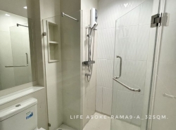 ขาย คอนโด 1 bedrom fully-furnished Life Asoke - Rama 9 : ไลฟ์ อโศก พระราม 9 32 ตรม. high floor north side view Building A