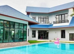 ให้เช่าบ้านเดี่ยว 2 ชั้น  Private house pool villa มีสระว่ายน้ำส่วน ถนนศรีนครินทร์