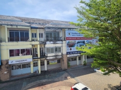 For Rent : Kohkaew, 3-Story commercial buildings, 2 Bedrooms