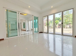 บ้าน ลัดดารมย์ วัชรพล 3 BEDROOM 11900000 BAHT. ใกล้กับ - โลเคชั่นดี