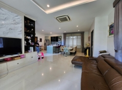 ขาย SALE บ้าน นาราสิริ พุทธมณฑล สาย 1 10 SQ.WA 1 ngan 0 Rai 4 BR 4 BATHROOM   ราคาถูกเหลือเชื่อ