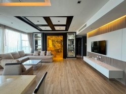 ให้เช่าคอนโด Fullerton Sukhumvit 152.40 sq.m 3 Bedroom   1 maid room ชั้น24