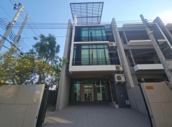 svs276  ให้เช่า ทาวน์โฮม 4 ชั้น Alisha View Luxury Townhouse ใกล้ BTS ศรีแบริ่ง  เพียง 100 เมตร ตกแต่งสวยพร้อมอยู่