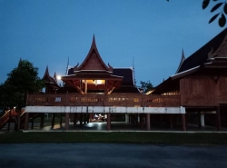 ขายด่วน ที่ดินพร้อมบ้านเรือนไทย ตำบลหนองมะค่าโมง อำเภอด่านช้าง จังหวัดสุพรรณบุรี