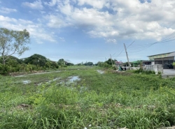 ขาย ที่ดิน  ระหว่างซอยราษฎร์อุทิศ 44-2  มีนบุรี กรุงเทพ ด้านหลังที่ดินติดคลองลำรางสาธารณะ ราษฎร์อุทิศ 9 ไร่ 1 งาน 35 ตรว