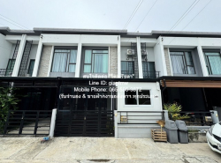 Townhome ทาวน์เฮ้าส์ หมู่บ้านพลีโน่ สุขสวัสดิ์ 18 ตร.ว. 0 NGAN 0 RAI 3BR2BATHROOM ใกล้กับ มหาวิทยาลัยเทคโนโลยีพระจอมเกล้า ธนบุรี และศูนย์กีฬาบางมดเพียงแค่ 2 กม. ^^ เป็นบ้านพร้อมอยู่ที่มีราคาไม่แพง อยู่ในทำเลที่ดีมาก ใกล้คลับเฮ้าส์ มีสิ่งอำนวยความสะดวกจากโครงการที่เพียบพร้อม และอยู่ใกล้ ม.เทคโนโลยีพระจอมเกล้า ธนบุรี และศูนย์กีฬาบางมด เพียงแค่ 2 กม.