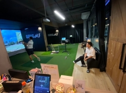 เซ้งธุรกิจพร้อมระบบบริหาร golf simulator สนามไดร์ฟในร่ม เขตสาธร กทม.