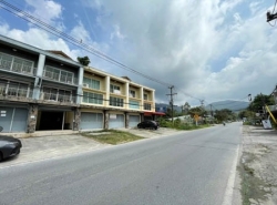 Commercial Building for Sale 2and half floor just 2900000 Mb in Lapanoi Koh Samui Thailand property for Sale