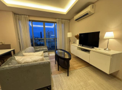 H Sukhumvit 43 spacious private comfortable 16th floor BTS Phrom Phong